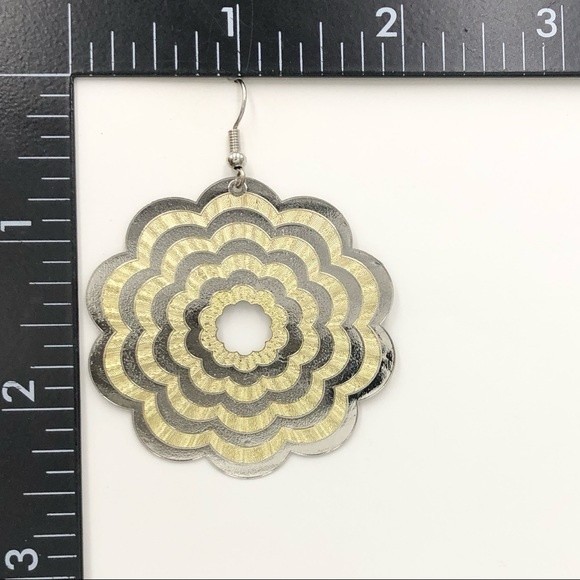 🍀 2-Tone Laser Etched Earrings - Picture 2 of 2
